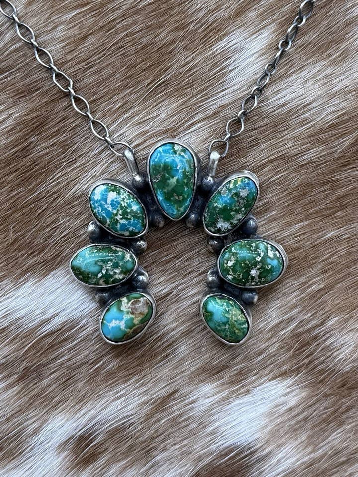 Navajo handgefertigte Halskette aus Sterlingsilber mit Sonoran Gold Türkis Naja Bar 18” für den Großhandel von Native City Jewelry