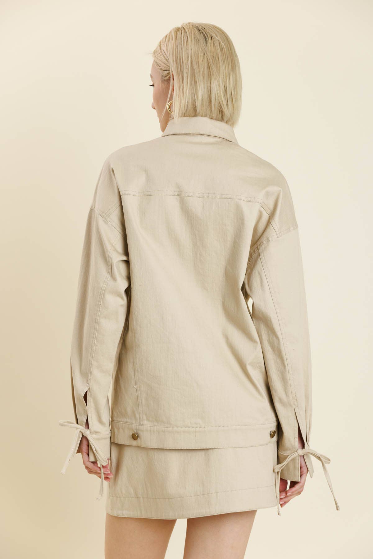 Aureum - Vendita all'ingrosso Giacca - Donna - AO2204 - GIACCA IN TWILL CON LACCI2