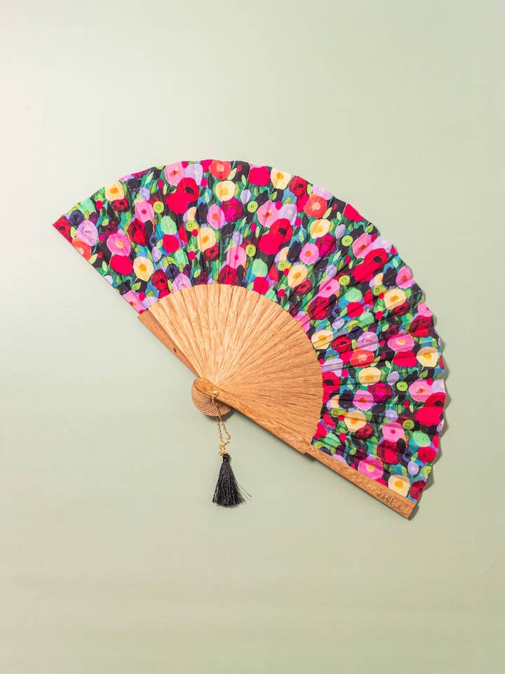 Lucia Hand Fan för wholesale av Kanela Fans