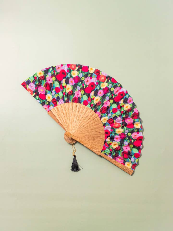 Lucia Hand Fan for engroshandel hos Kanela Fans
