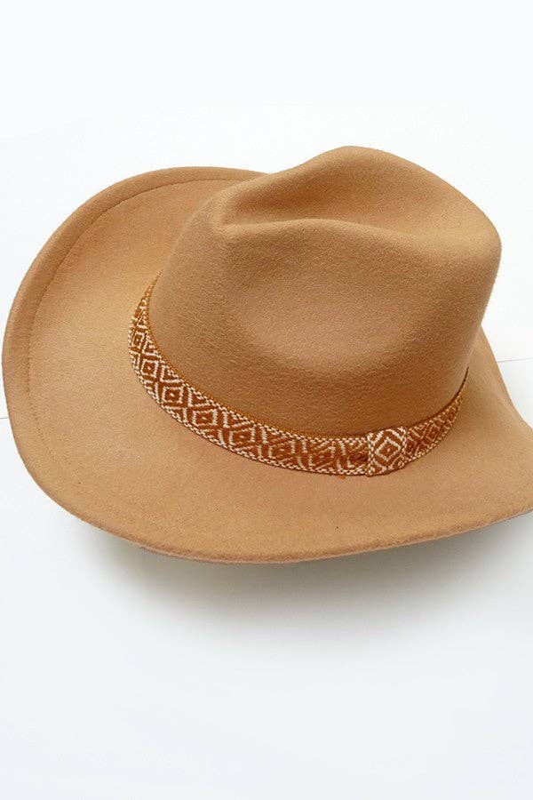 JOSSLYN by wall to wall - Wholesale Fedora - Women's - A VINTAGE CLASSIC COW BOY HAT WITH AZTEC TRIM | 40HW31311