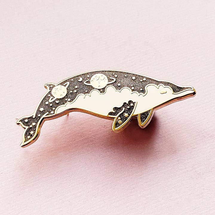 True's Beaked Whale två systrar Emalj Pin för wholesale av Alum and Ink