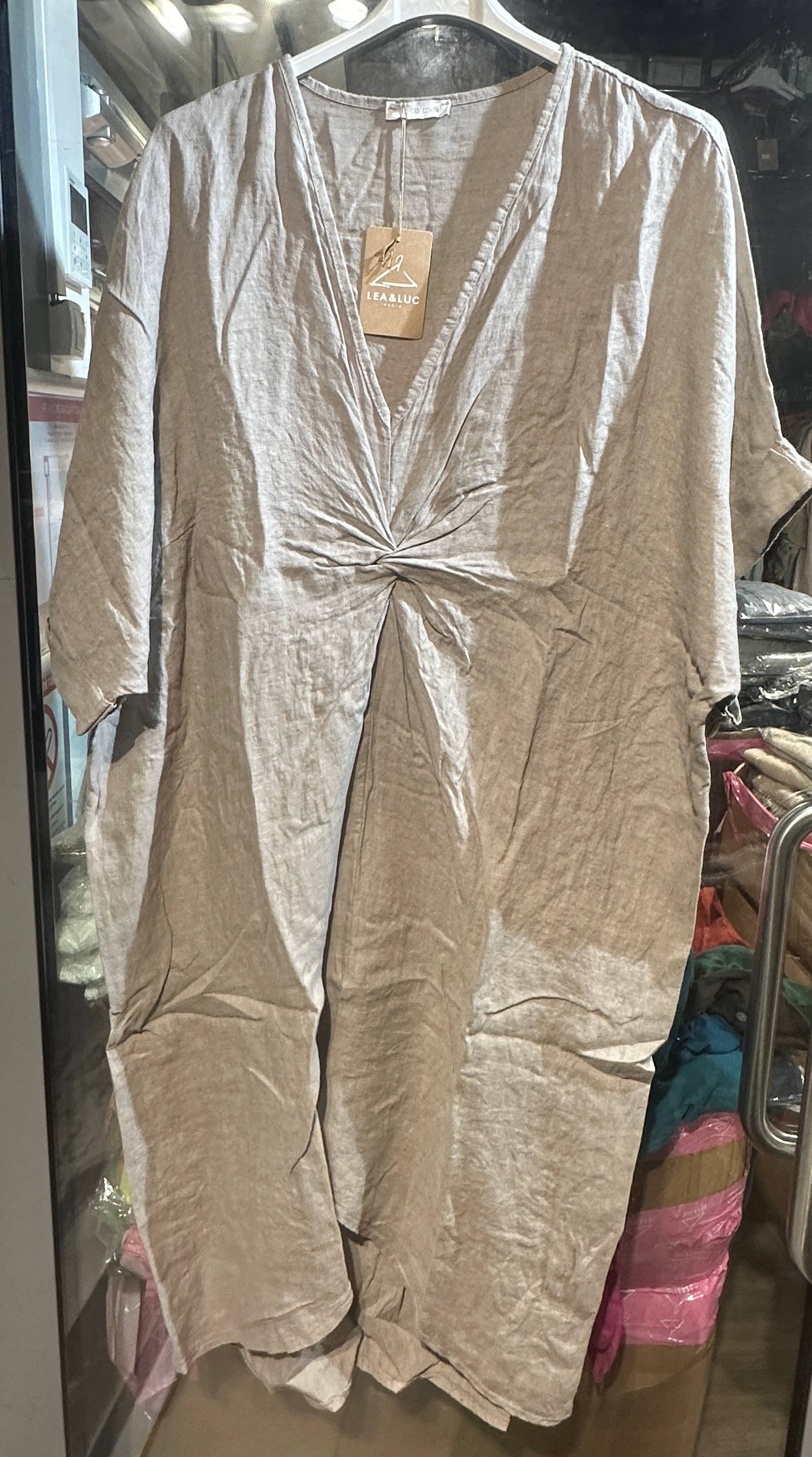 Lea & Luc - Grandes Tailles - Wholesale Dress - Women's - Plus size linen dress V neckline SKU 790916