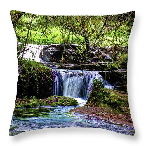 CUSCINO "THE MONTE GELATO'S VIEW OF THE WATERFALLS - CALCATA per la vendita all'ingrosso da parte di sorayadapuzzostore