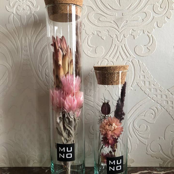Muno – Engroshandel Tørrede/pressede blomster – RØR 20 CM L MED BUKET TØRREDE BLOMSTER - Gave