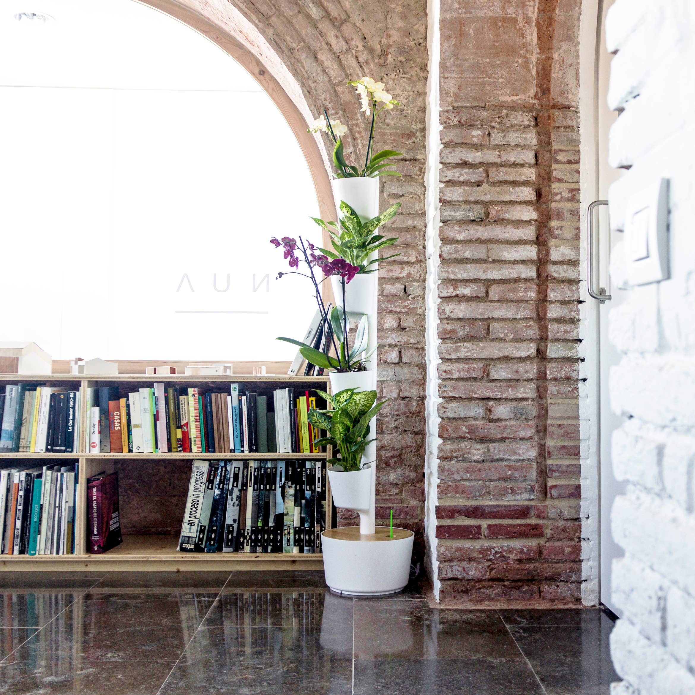 CitySens - Wholesale Planter Box - CitySens Smart Self-Watering Vertical Planter21