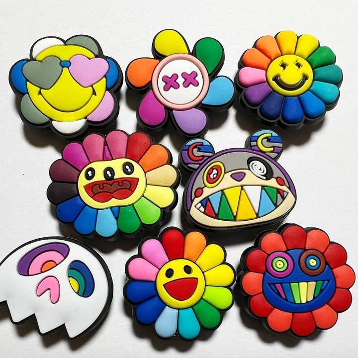 Coloridos colgantes para zapatos con diseño de arcoíris y mucho más para venta al por mayor de JuliesDecal