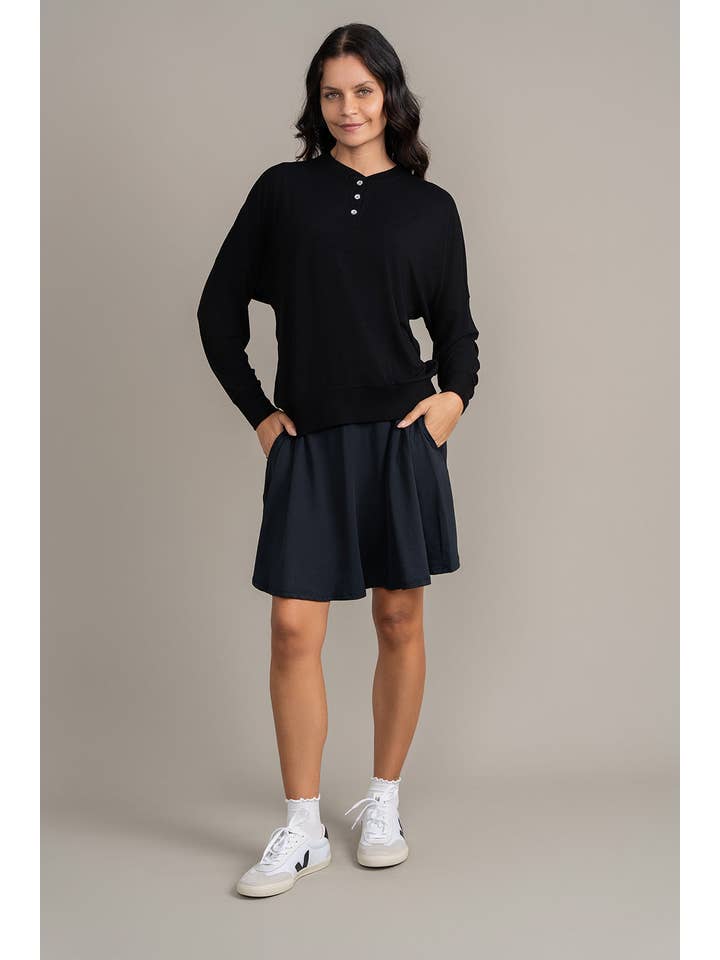 Ellwi Design – wholesale Sweatshirt – Women's – Comfy Sweatshirt with Rhinestone Buttons - Black