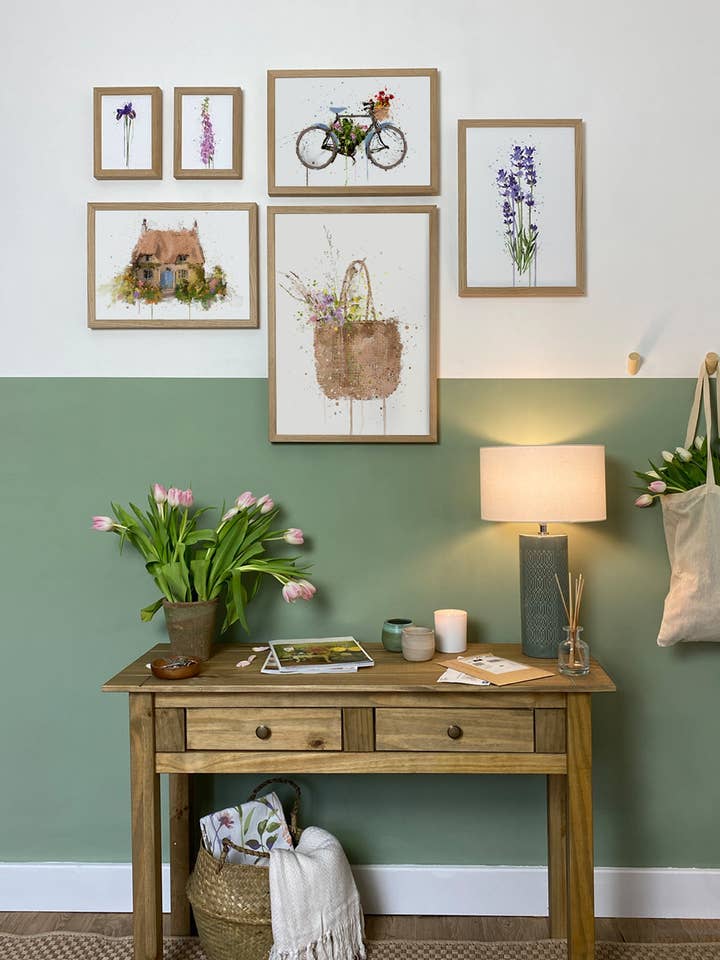 Floral Wicker Bag Wall Art Print for engroshandel hos We Love Prints