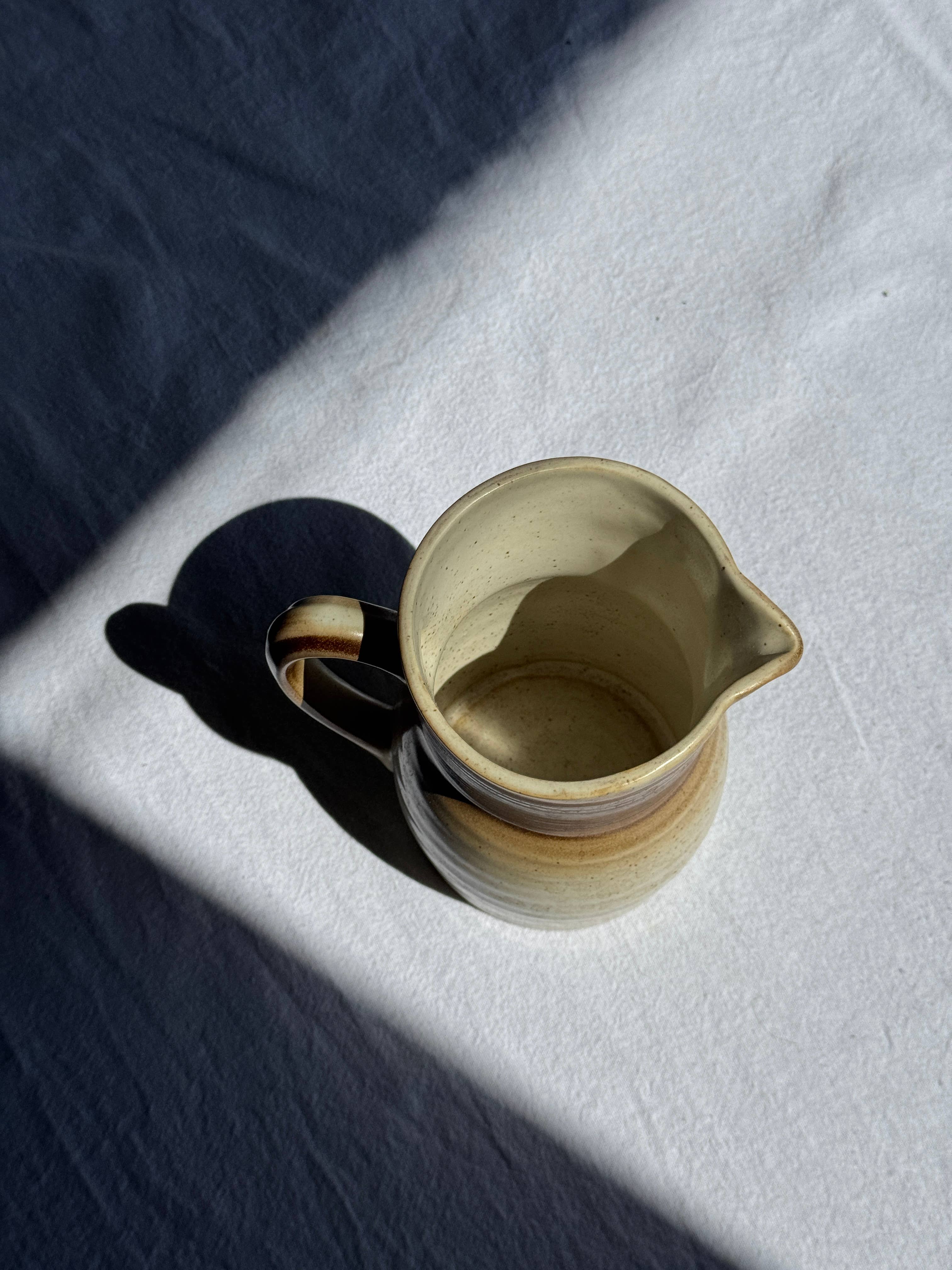 Beige Petite carafe en grès vintage marque Vieux Grès 50 cl en vente sur Faire7