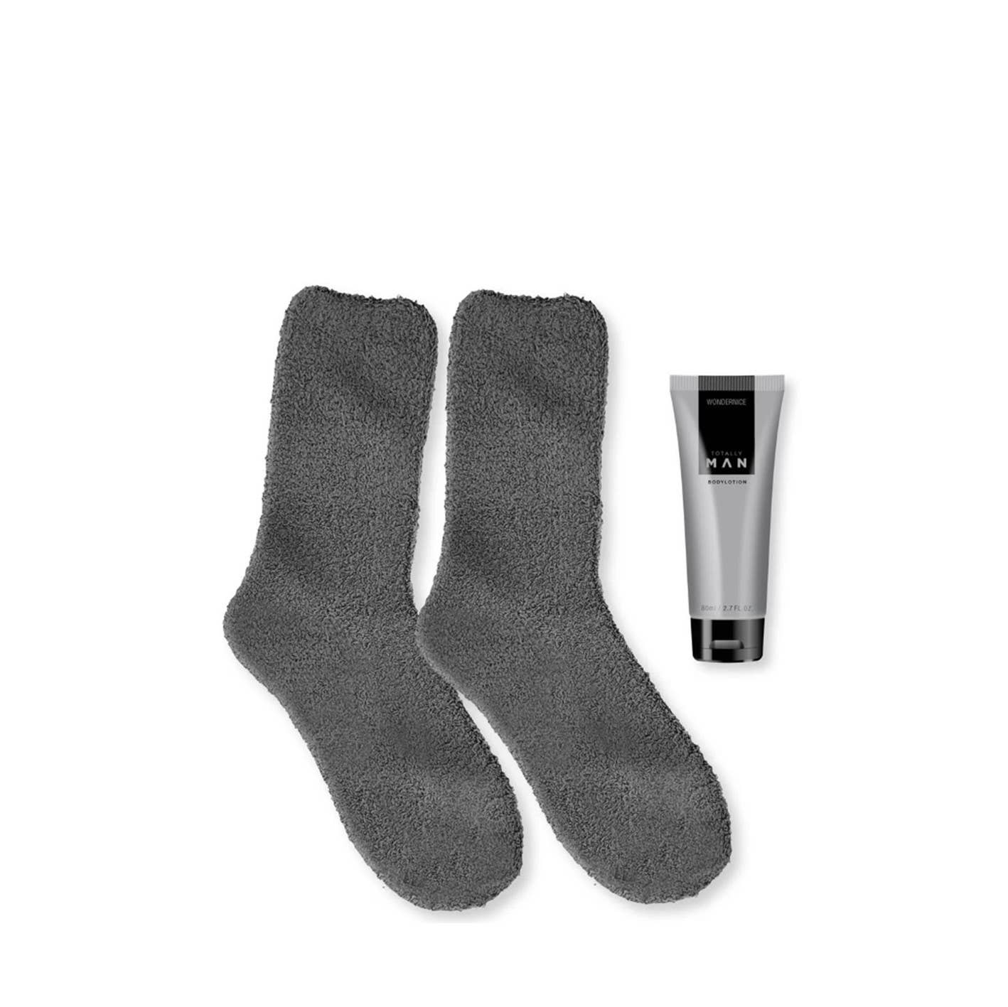 IngrossoBeauty by INCI Srl – wholesale Bad- och kroppsvårdsset – Herr – Totally Man Presentset med Mjuka Herrstrumpor1