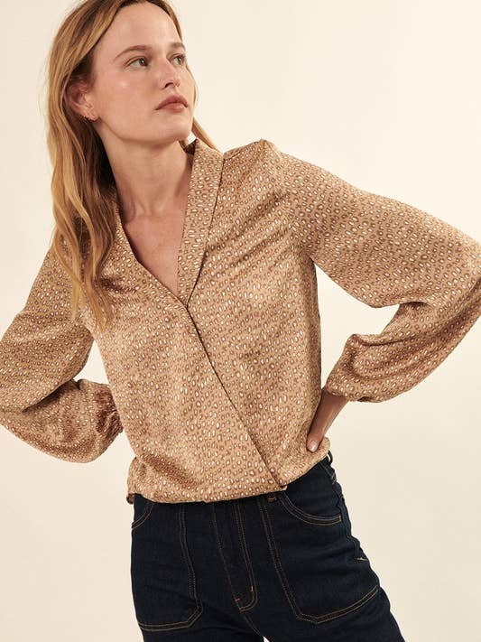 Blusa sobrepelliz de satén con estampado animal para venta al por mayor de MintChoco