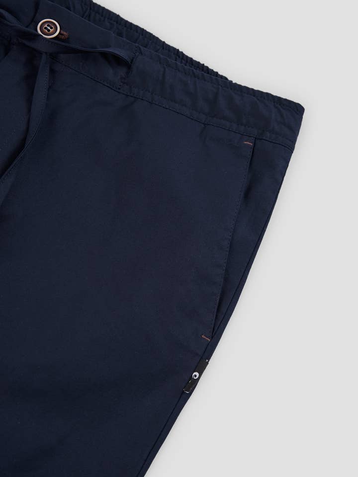 Pantalon en popeline pour la vente par CROCQUER