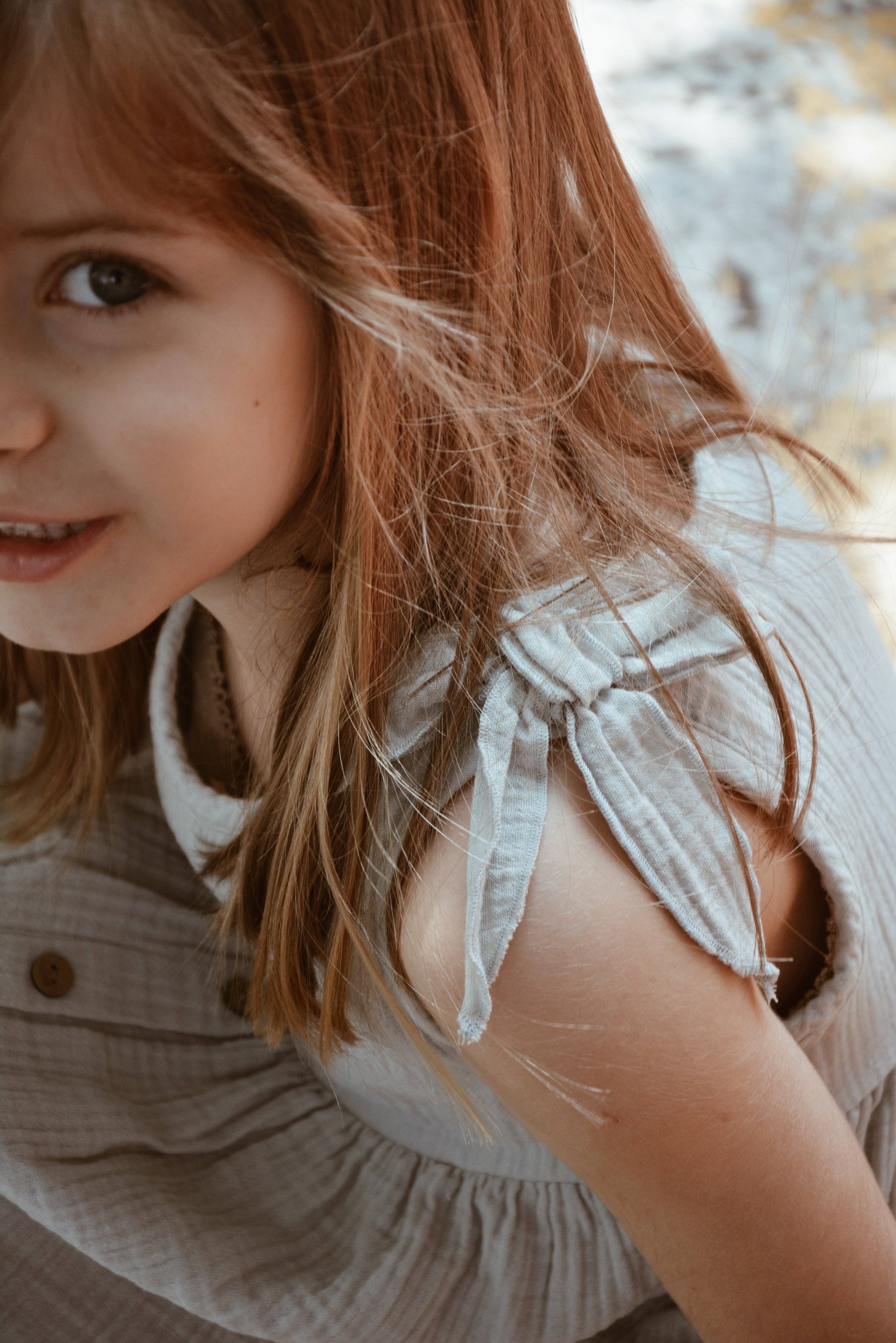 Eli & Nev (we cover U.S. import duties) - Vendita all'ingrosso Vestito - Neonati - Vestito estivo in mussola di cotone 100% verde salvia per bambina3