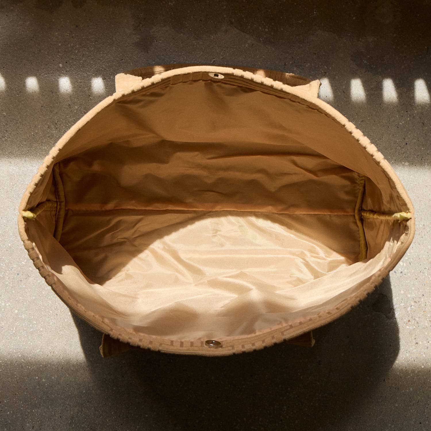 Sensibling Corp. - Wholesale Tote Bag - Women's - Grid Pattern Everyday Tote Bag2