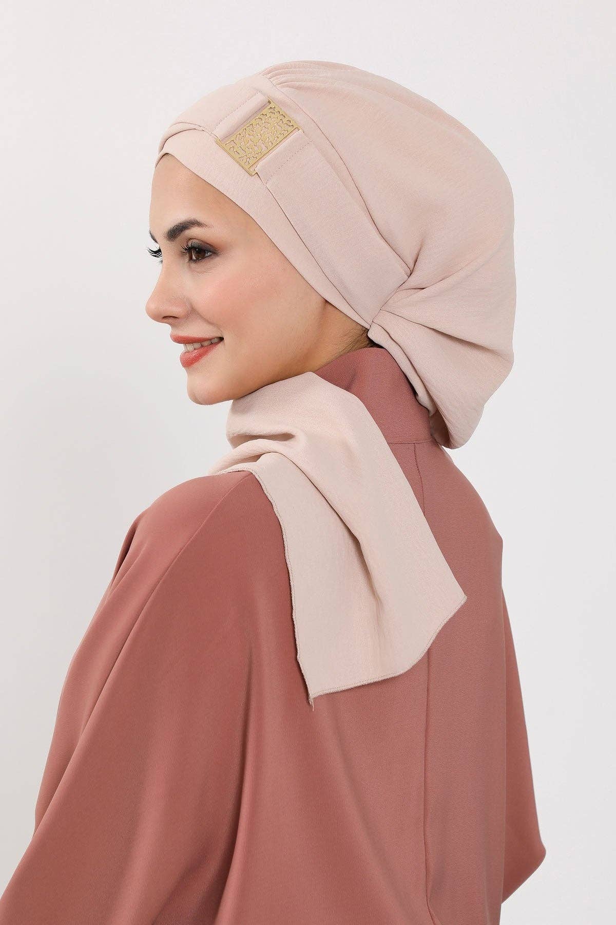 Aisha's Design – wholesale Hijab – Women’s – Modest Fashion Instant Aerobin Turban with Leopard Pattern Accessory, Pre-Tied Aerobin Hijab with Chic Metal Accessory,HT-11A43