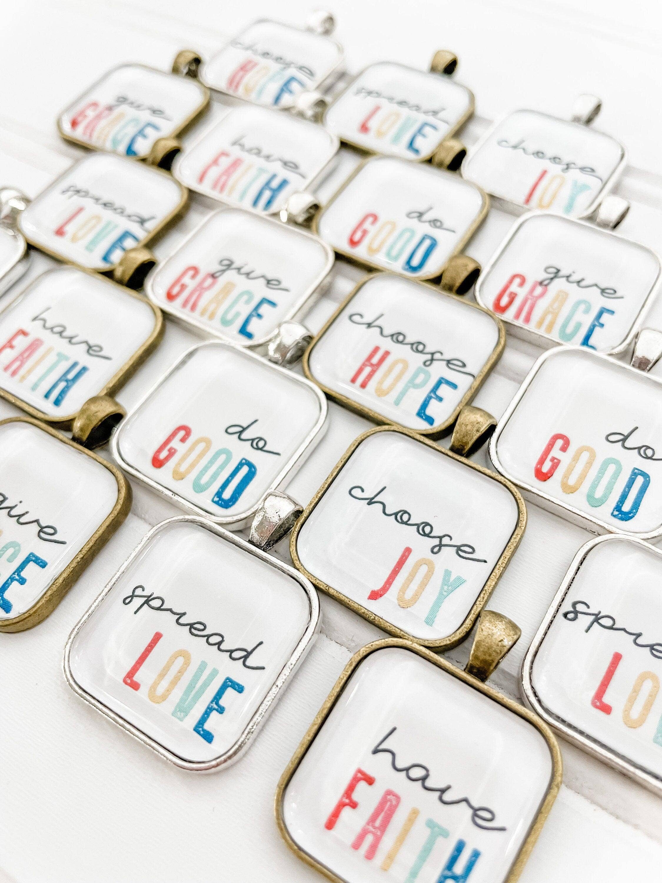 Hello Holly Shop - Wholesale Keychain - Women's - Give Grace Keychain4