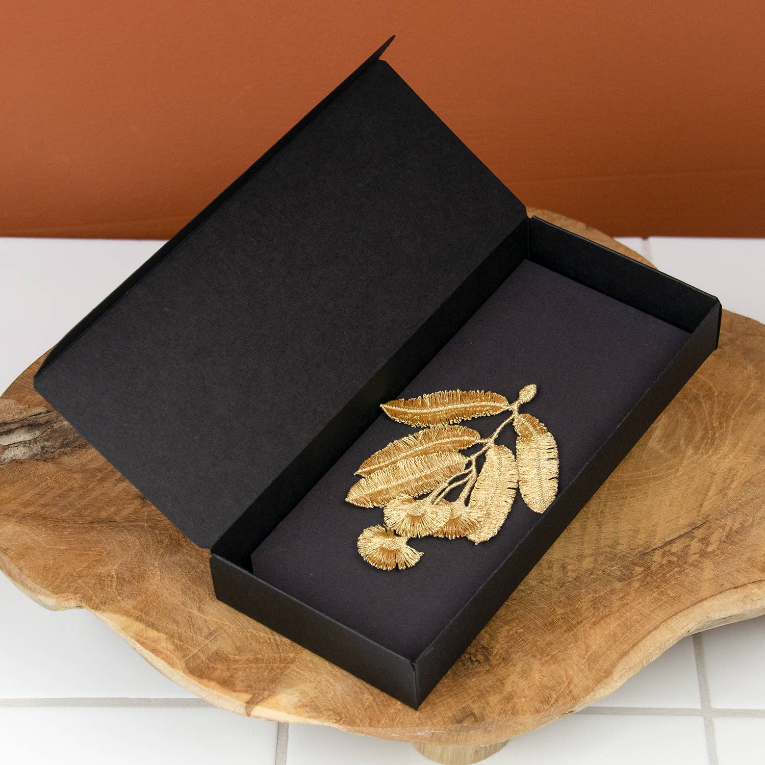 Botanopia - gifts , decor and cards for plant lovers - Venta al por mayor Parches - Broche bordado de flores de eucalipto3