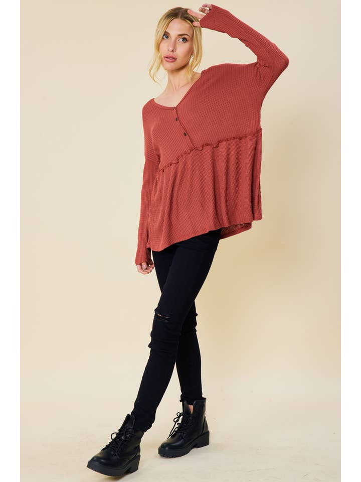 FSL Apparel - Vente Tunique – femme - ST6047 - HAUT PÉPLUM À MANCHES LONGUES ET COL HENLEY EN JERSEY GAUFRÉ17