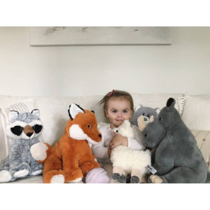 White Yaely the Llama for wholesale on Faire3