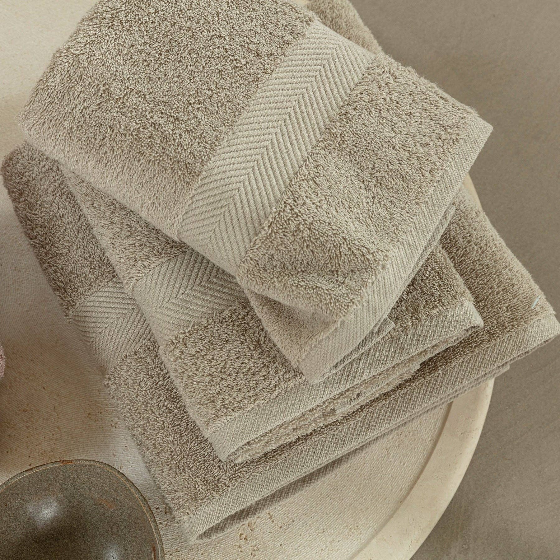 Casilin - Wholesale Bath Towel - Royal Touch LUX beige - 630 gsm - low twist towel1