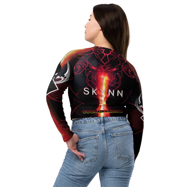 Haut court à manches longues PROTECT SKYNN AGAINST F.E.A.R. pour la vente par RAZRWING