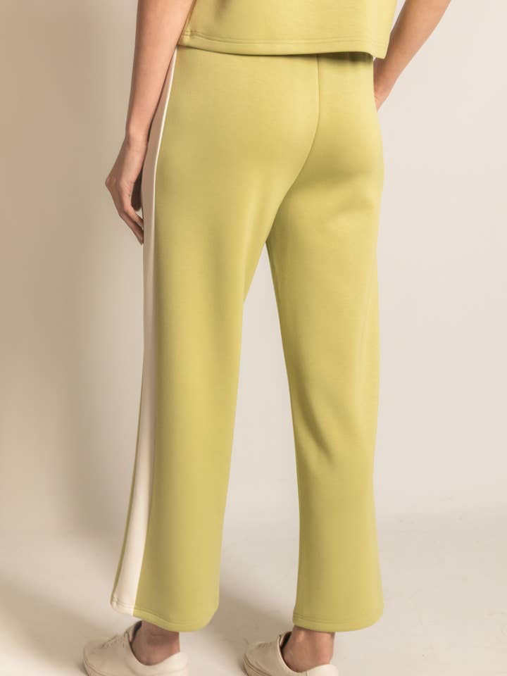 P. CILL - Vente Pantalon – femme - Pantalon à jambes larges P. CILL Butter Modal à rayures latérales61