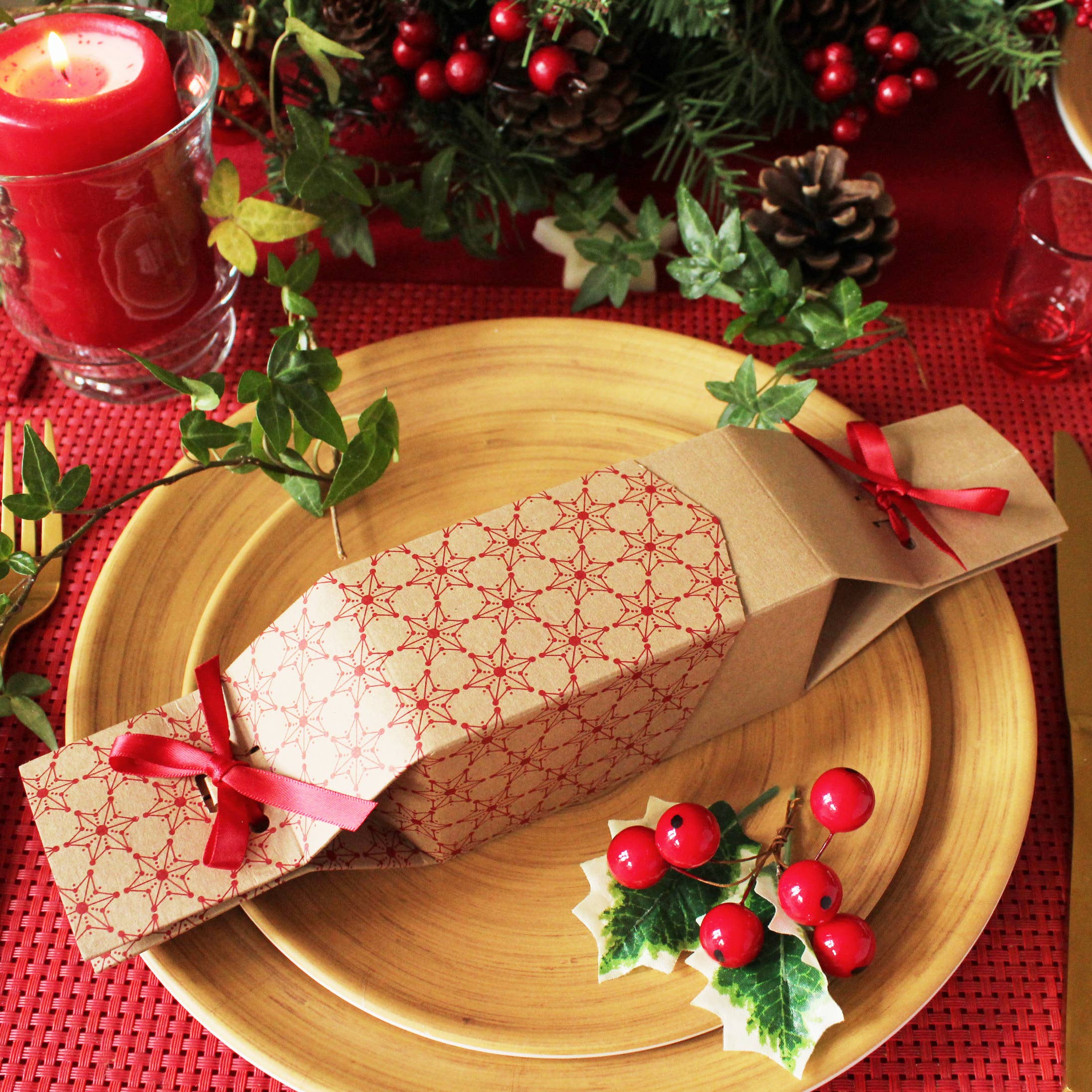 Keep This Cracker – wholesale Christmas decoration – Reusable Crackers pack of 6 - Kraft Snowflake design1