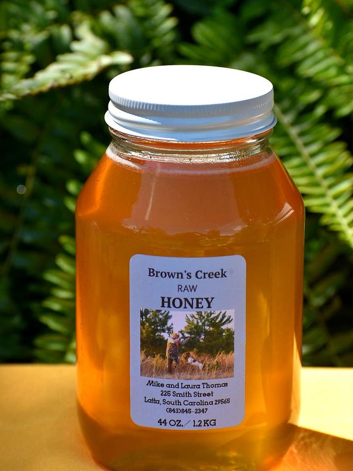 Quart of Raw Honey for wholesale by Brown's Creek Honey Farm