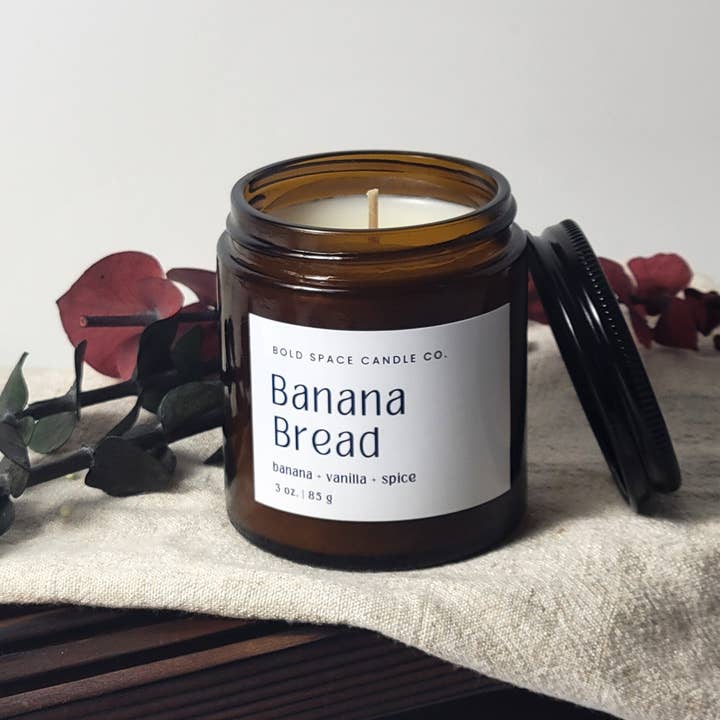 Banana Bread – Candela di Soia 3 oz | Banana, Vaniglia & Spezie e ulteriori Risultati per bianca pane fresco all'ingrosso. Resi gratuiti e termini di pagamento a 60 giorni su Faire in tendenza su Faire.
