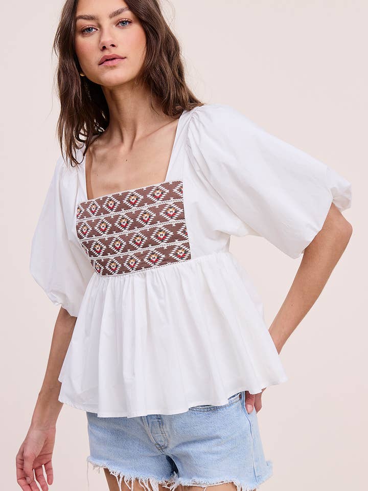 Blusa a maniche a sbuffo con contrasto tribale per la vendita all'ingrosso da parte di Ultramarine