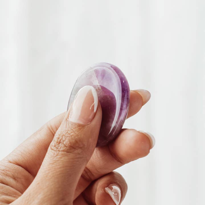 Tiny Rituals - Wholesale Spiritual stone/crystal - Amethyst Worry Stone4