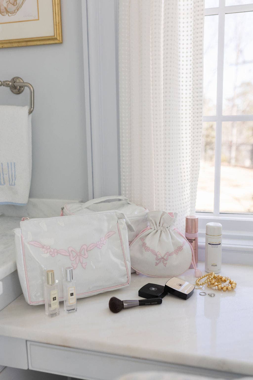 Lenora - Vendita all'ingrosso Portagioie/organizer per gioielli - POCHETTE PORTAGIOIELLI CON FIOCCO FLOREALE10