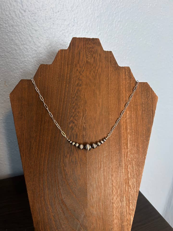 Collier Barre de Perles Navajo pour la vente par Silo Silver