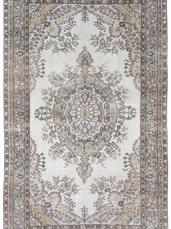 Kaylin - 5'5" x 8'11" per la vendita all'ingrosso da parte di Biev