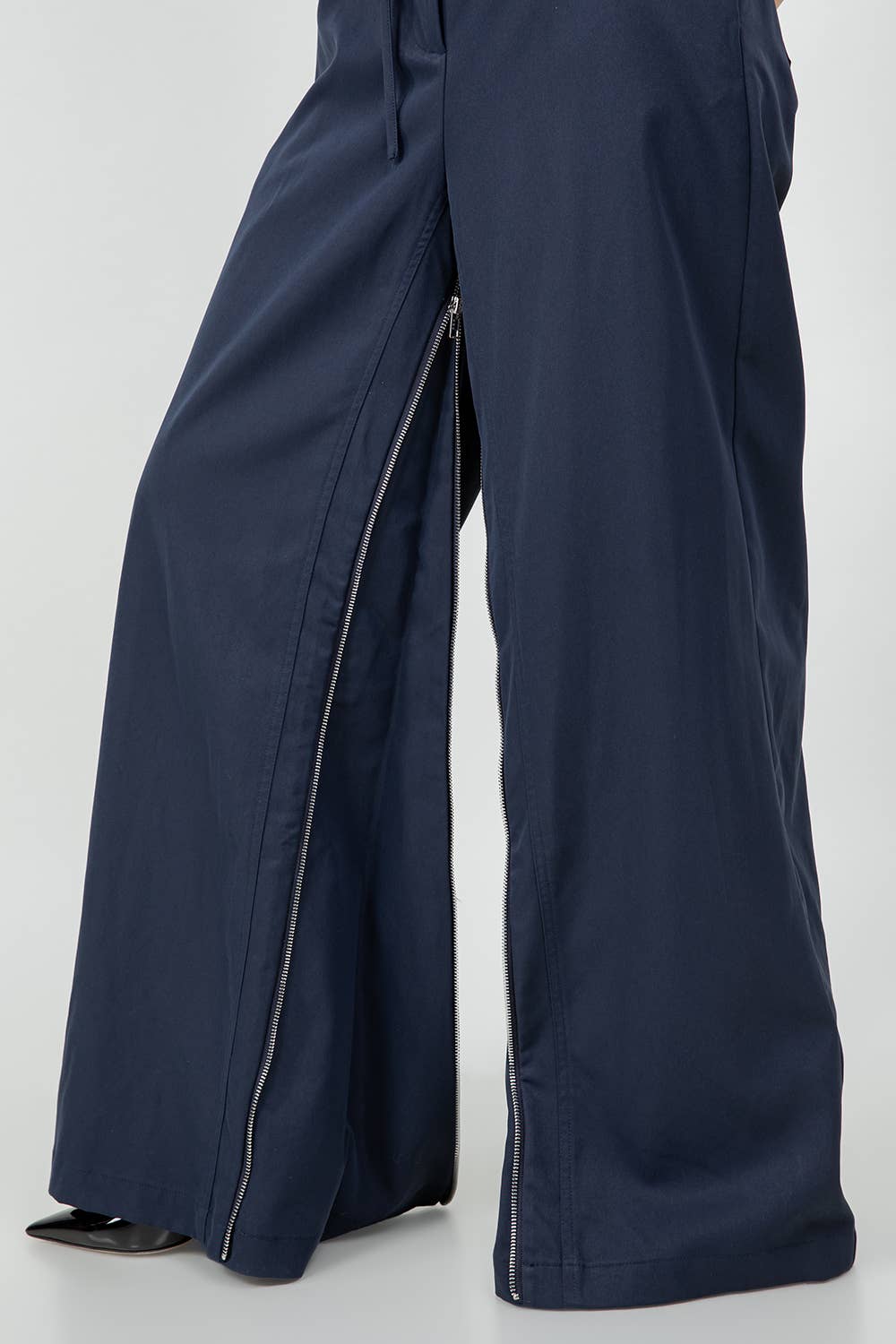 Navy PANTALON DÉTAILLÉ AVEC FERMETURE ÉCLAIR À L'ENTREJAMBE UTILITAIRE - MARINE en vente sur Faire4