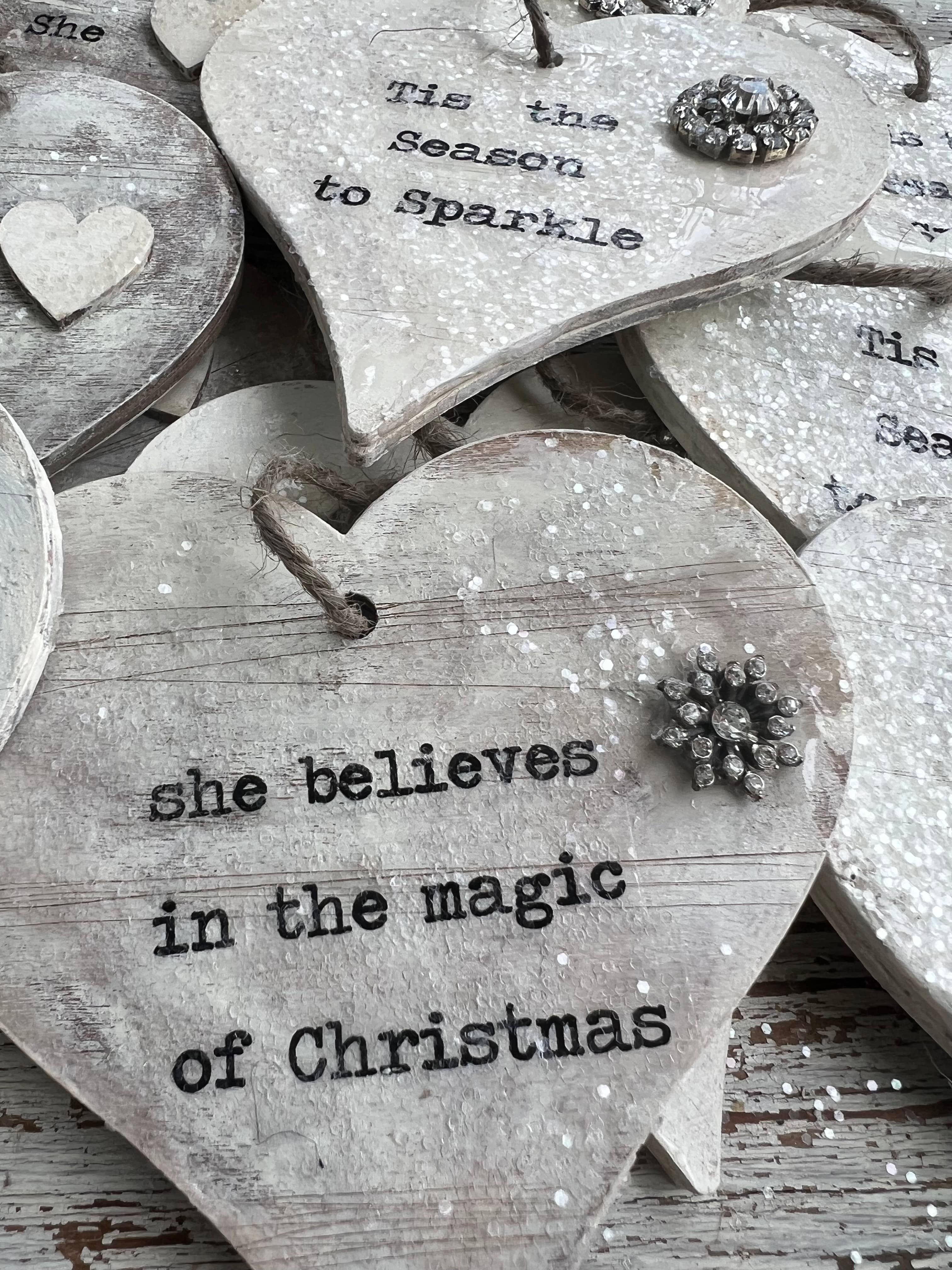 UnfiniSHEd - Vente Objets de décoration - Décoration en bois Believe en forme de cœur, décoration de Noël (C)3