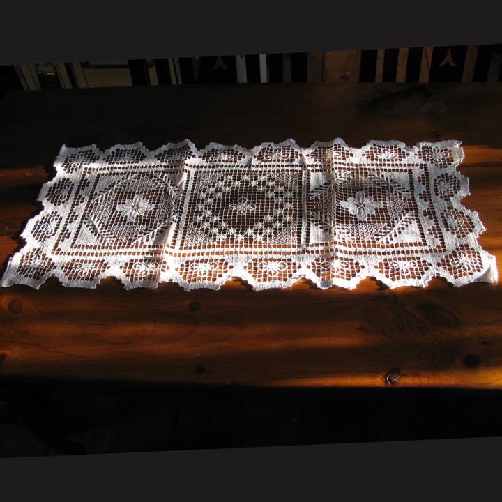 Eastern Sunrise Lace And Linens Inc. - Wholesale Table runner - Italian Tuscan Netting Lace Table Runners for Ambiance1