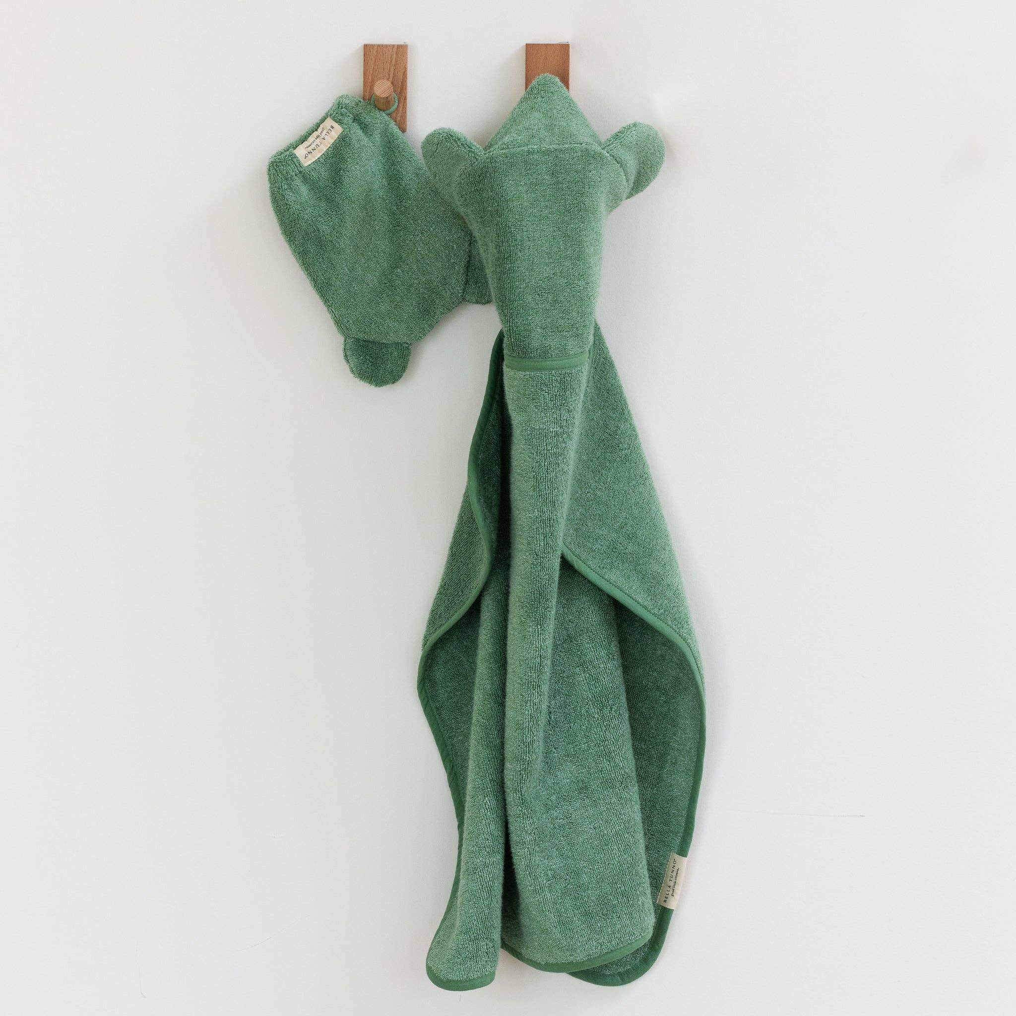 Green Hooded Towel + Wash Mitt Set Sea Foam for wholesale on Faire3