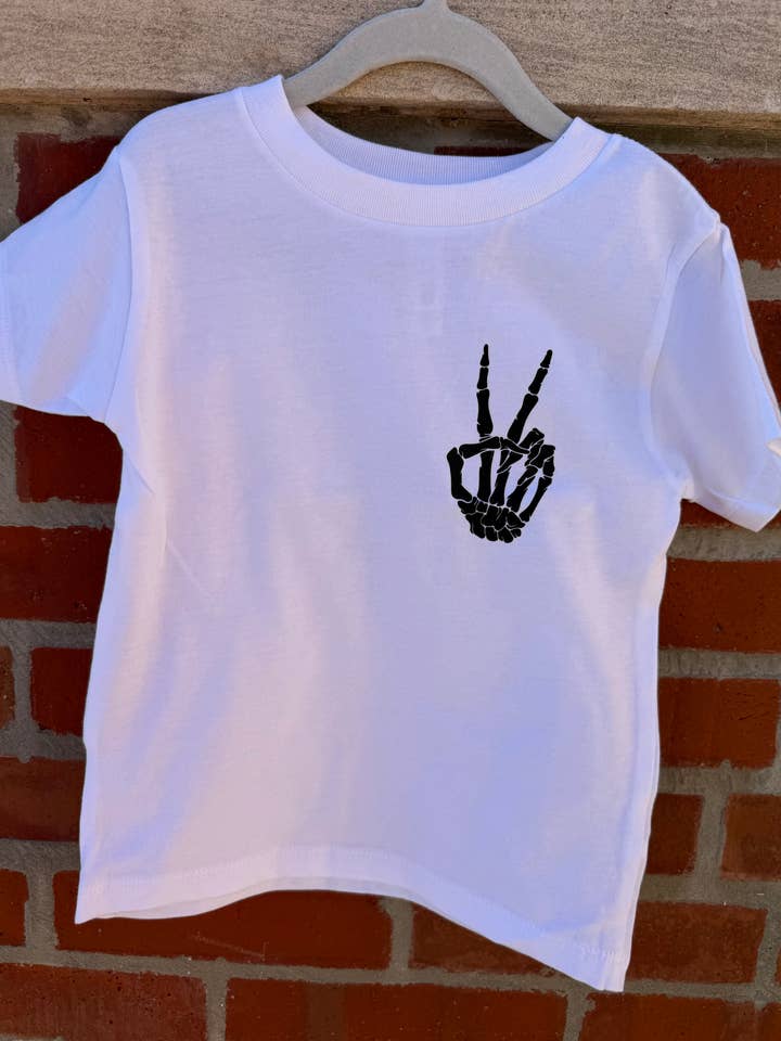 Petit Mec Cool - T-shirt pour Tout-petit pour la vente par Lil Cactus Blossoms