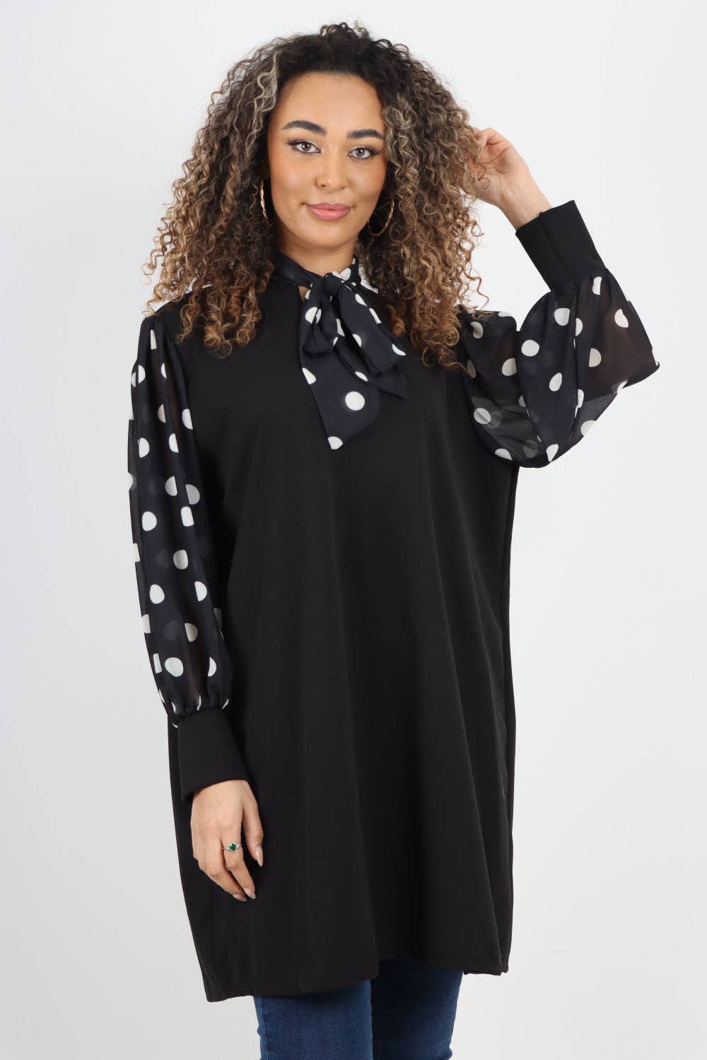 Miss Bold – Engroshandel Tunika - Dame – Italiensk Polka Dot Print Pussy Bow Langærmet Tunika Skjorte16