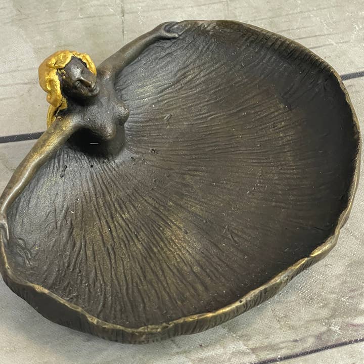 Bronzhaus - Venta al por mayor Joyero de plato - Jabonera dorada hecha a mano con forma de bandeja para joyas, escultura de bronce genuino de Rubin