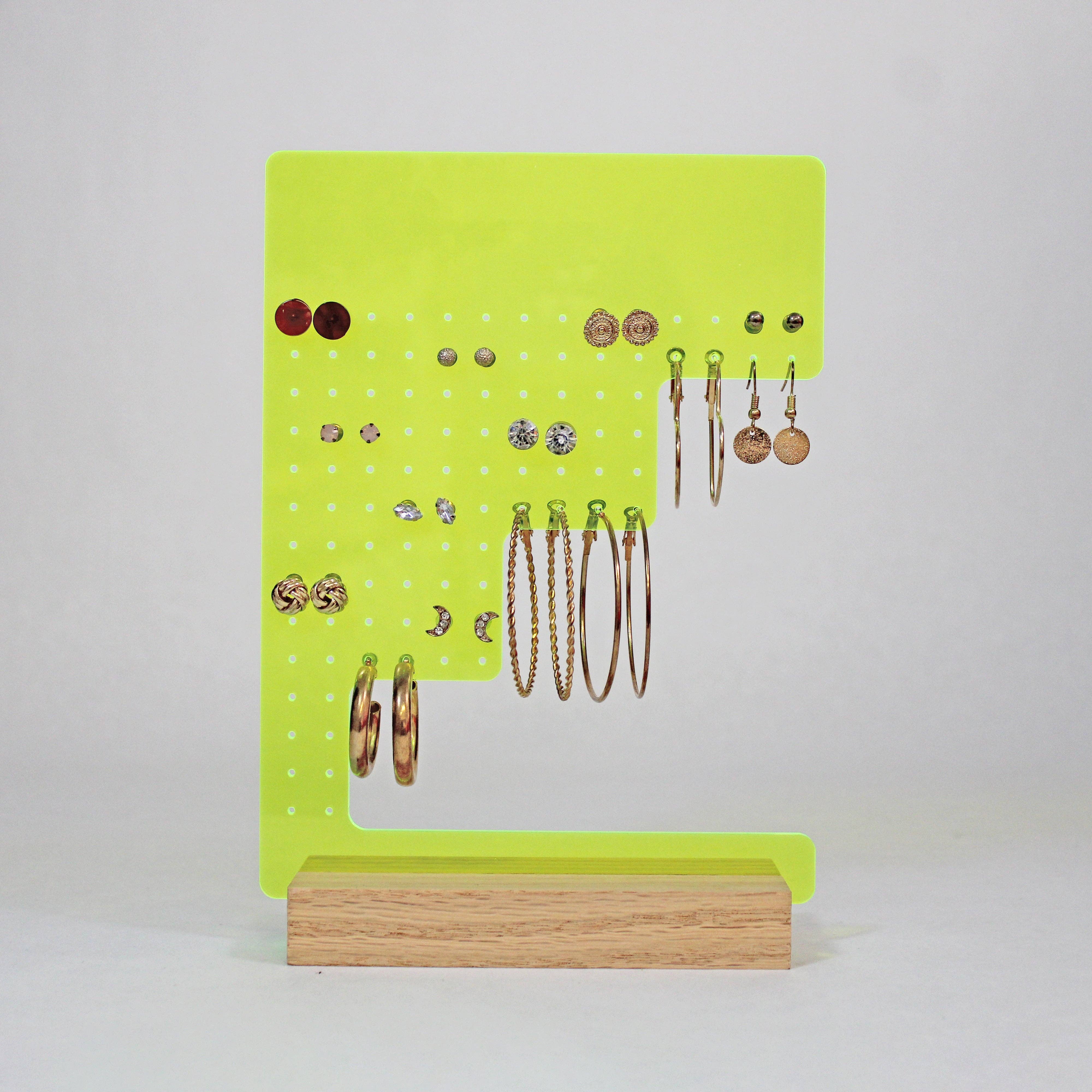 Etchey – Großhandel Schmuckständer & -display – Personalisierte Schmuckständer | Yellow Stepped2