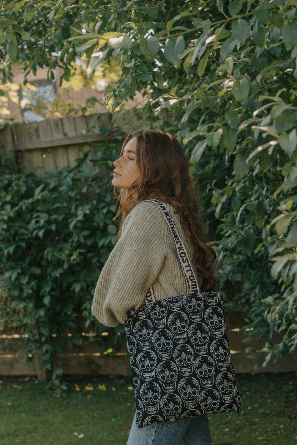 Xander Kostroma - Venta al por mayor Bolsa de asa- Mujer - Bolso shopper gótico de algodón negro con estampado de calaveras1