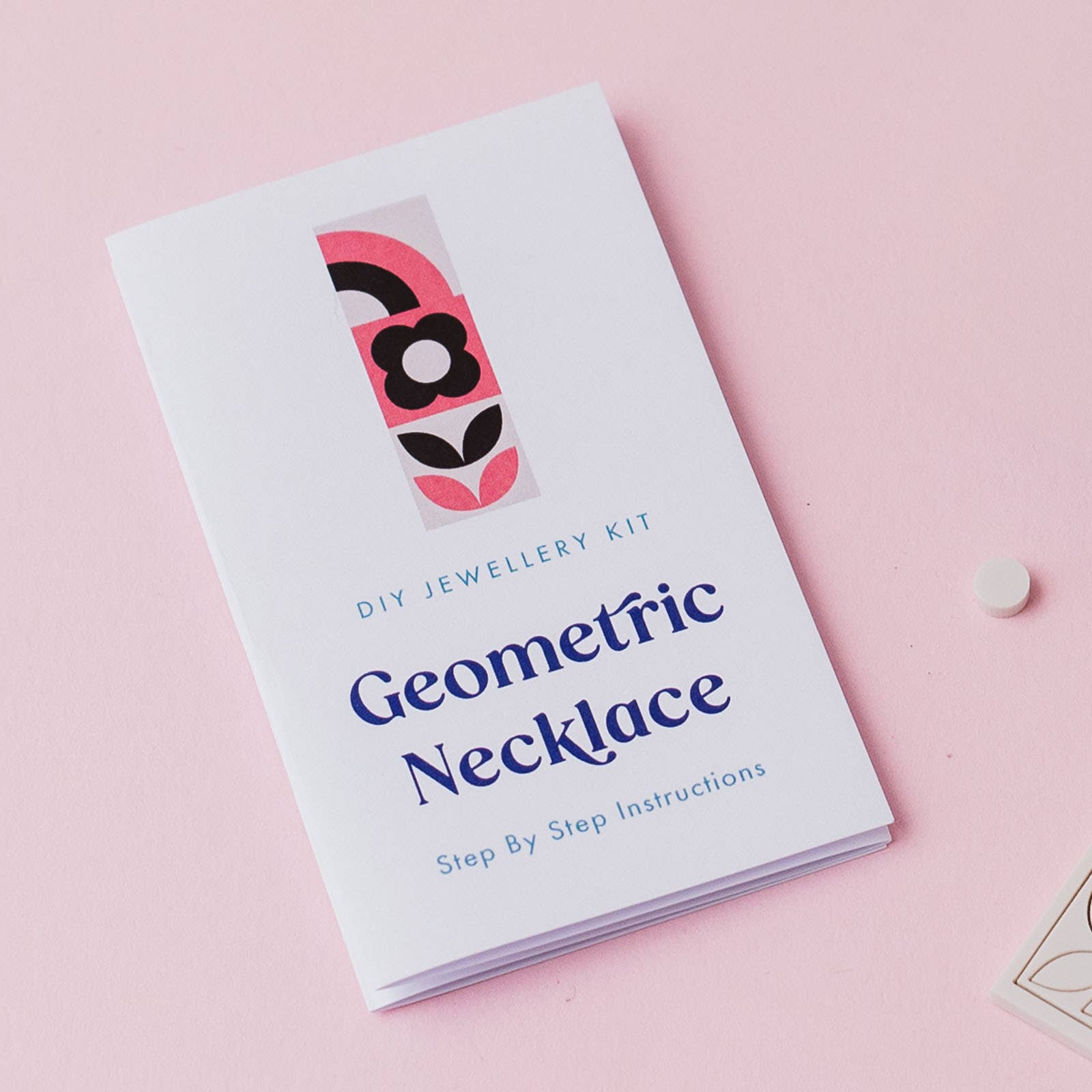 Laura Danby - Vente Kit de bricolage - Kit de fabrication de collier géométrique rose - Kit de bricolage de bijoux5