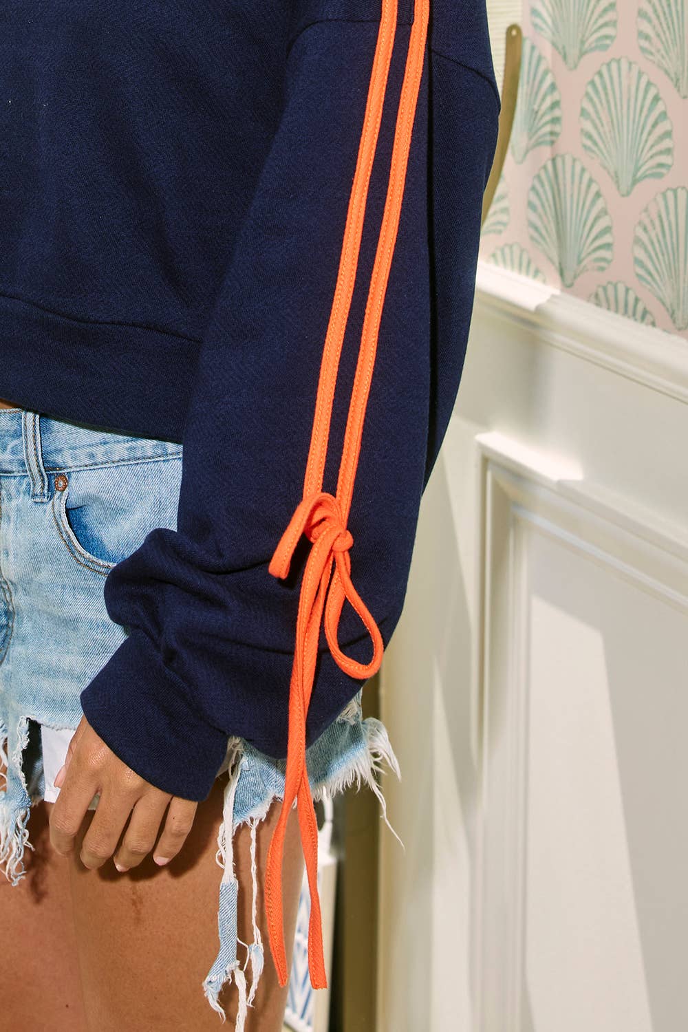 BUCKETLIST INC - Wholesale Sweatshirt - Women's - T2522 Contrast Tie Sleeves Detail Terry Sweatshirt9