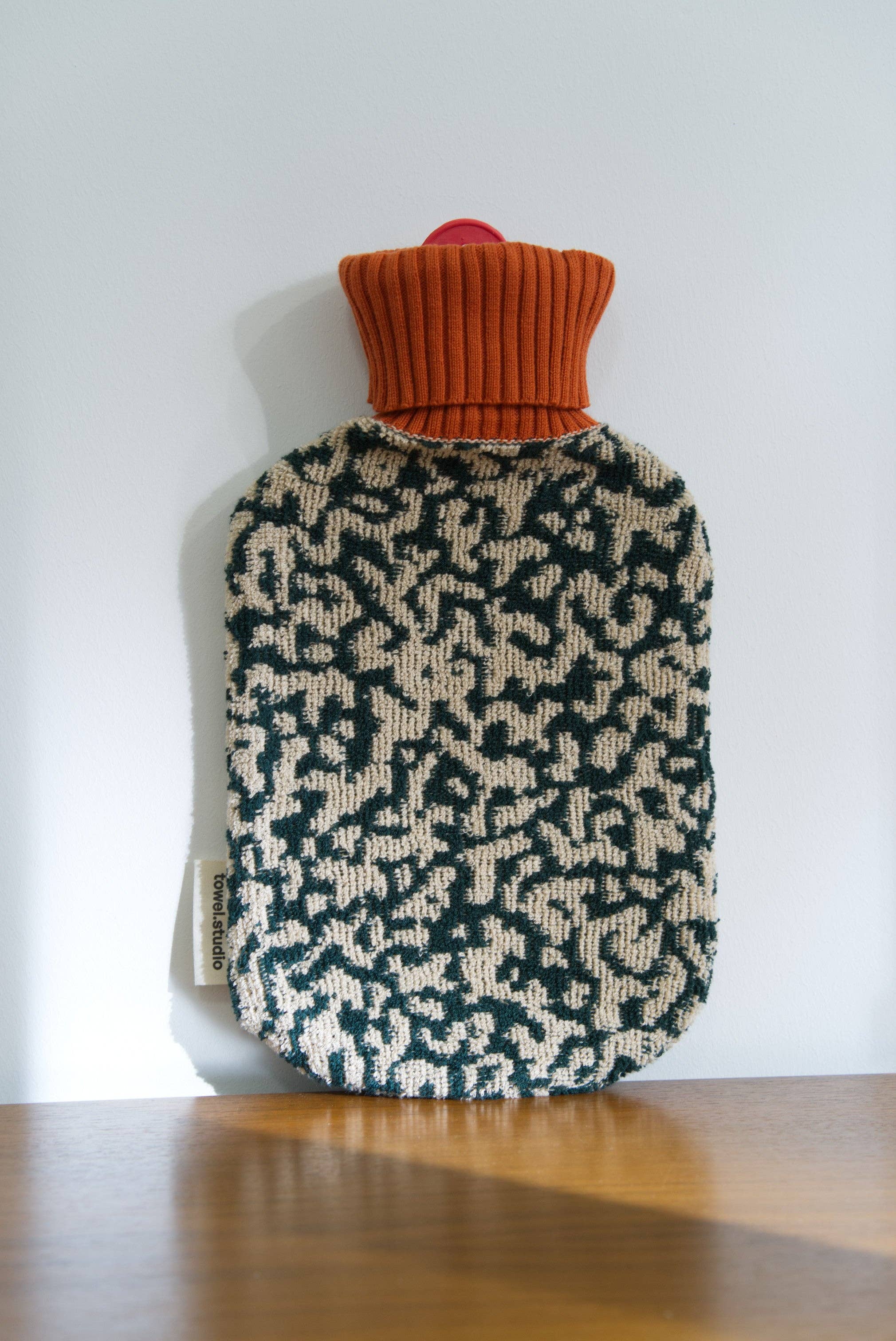 towel.studio - Wholesale Hot/Cold Compress - Noisy Camo Hot Water Bottle | Kelp Forest | Large (2 Liter)2