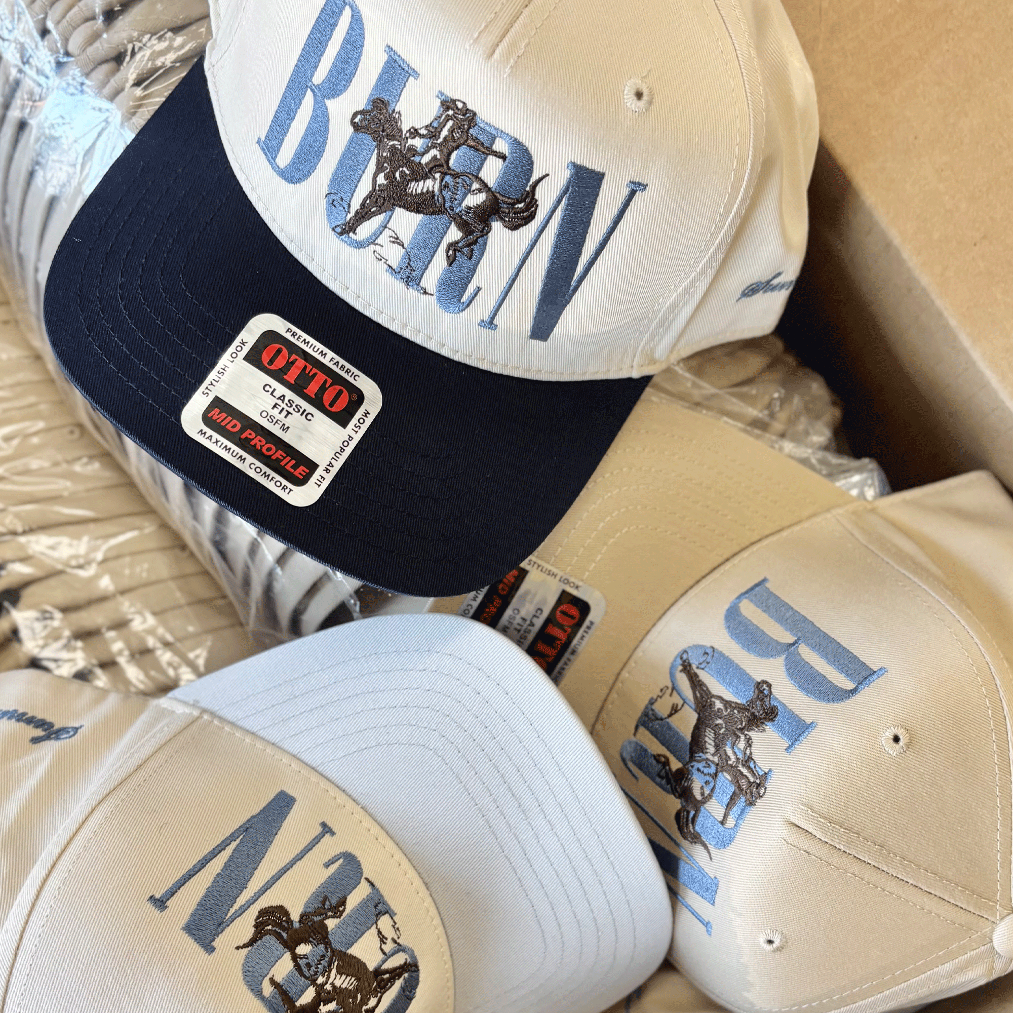 PAYRESPECTS - Vendita all'ingrosso Cappellino  da camionista - Unisex - Cappello Vintage Trucker Rosso Bianco e Boujee, Cappello del Quattro Luglio2