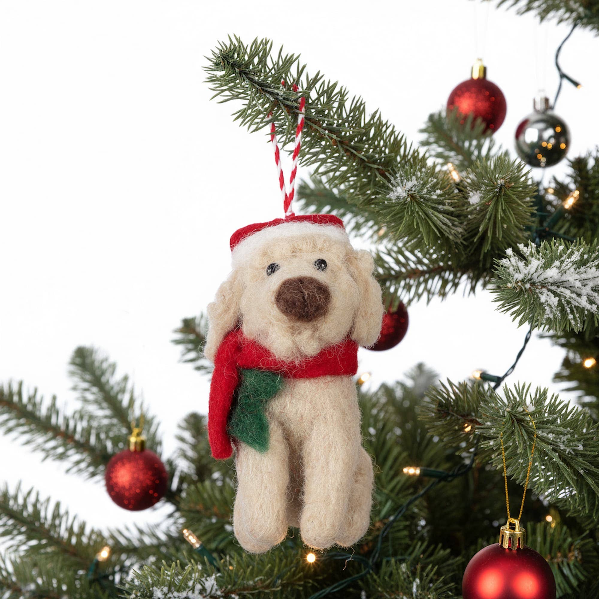 Global Crafts - Wholesale Ornament - Grote Hond Labradoodle Vilt Ornament1