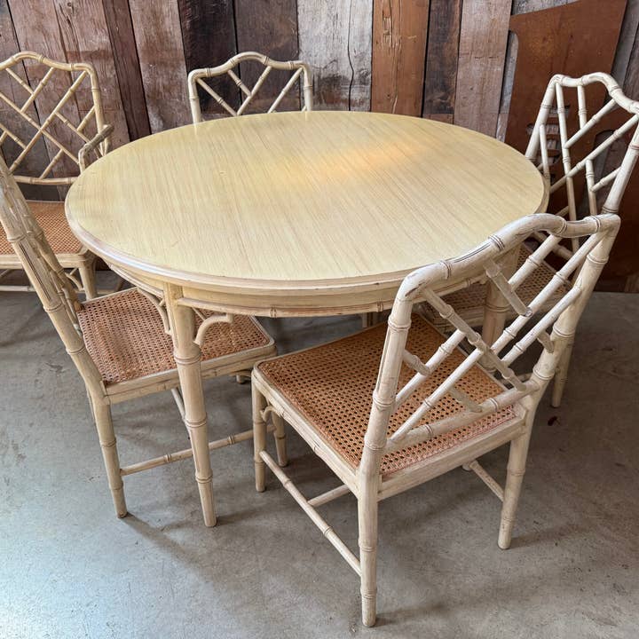 Vintage Chinoiserie Bamboe Eettafel & Stoelen voor wholesale door belvoir